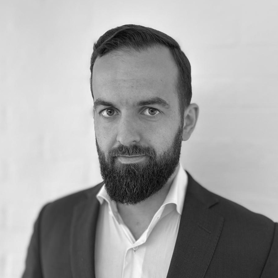 Guan-Schellekens-bw-900x900.jpg